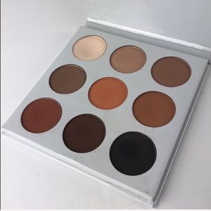 Kylie Cosmetics “The Bronze Palette”